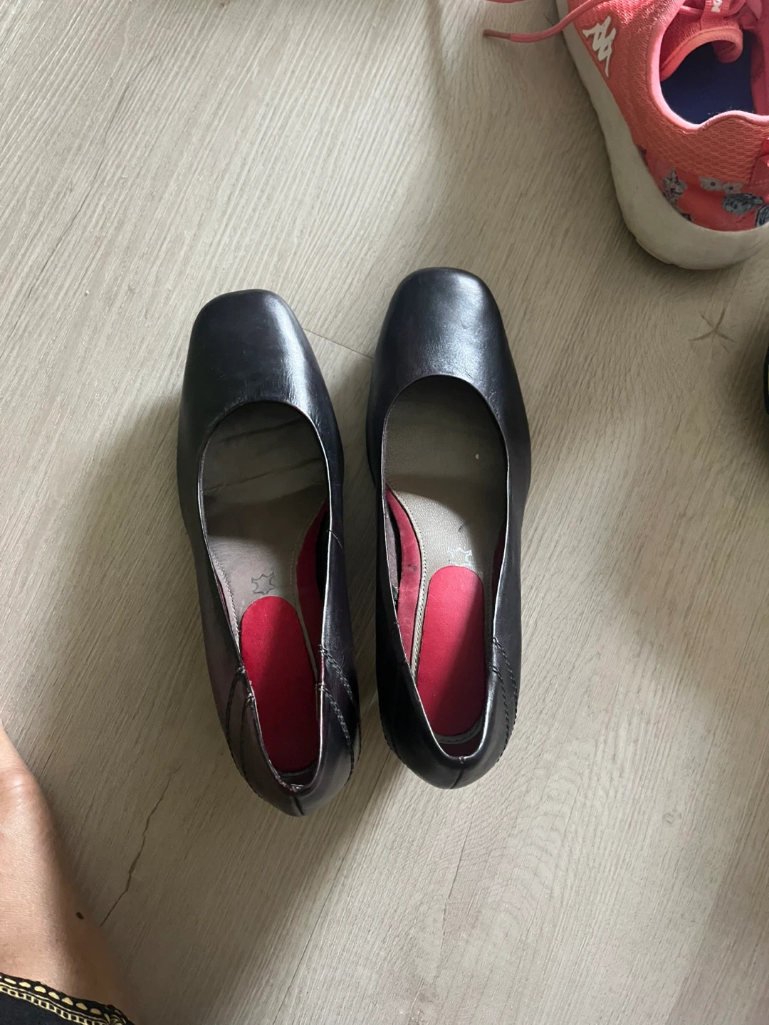 Women's Black Leather Heels Size 8
