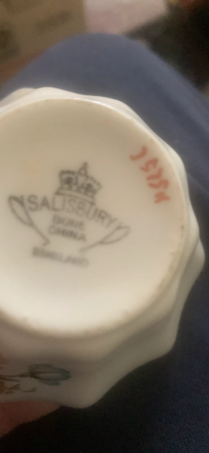 Salisbury Bone China Creamer with Floral Design - photo 3