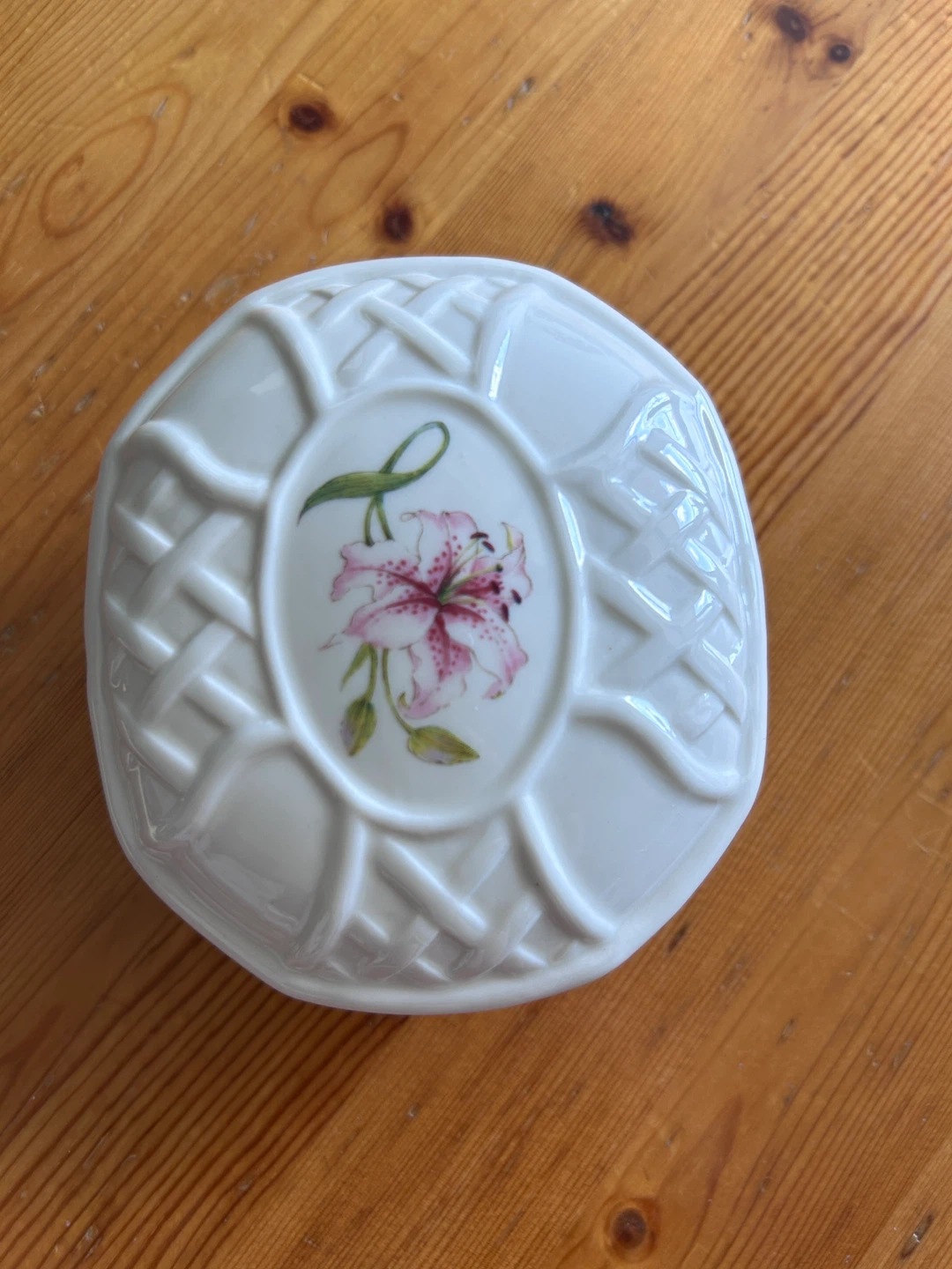 Belleek China Trinket Dish with Lid - photo 2