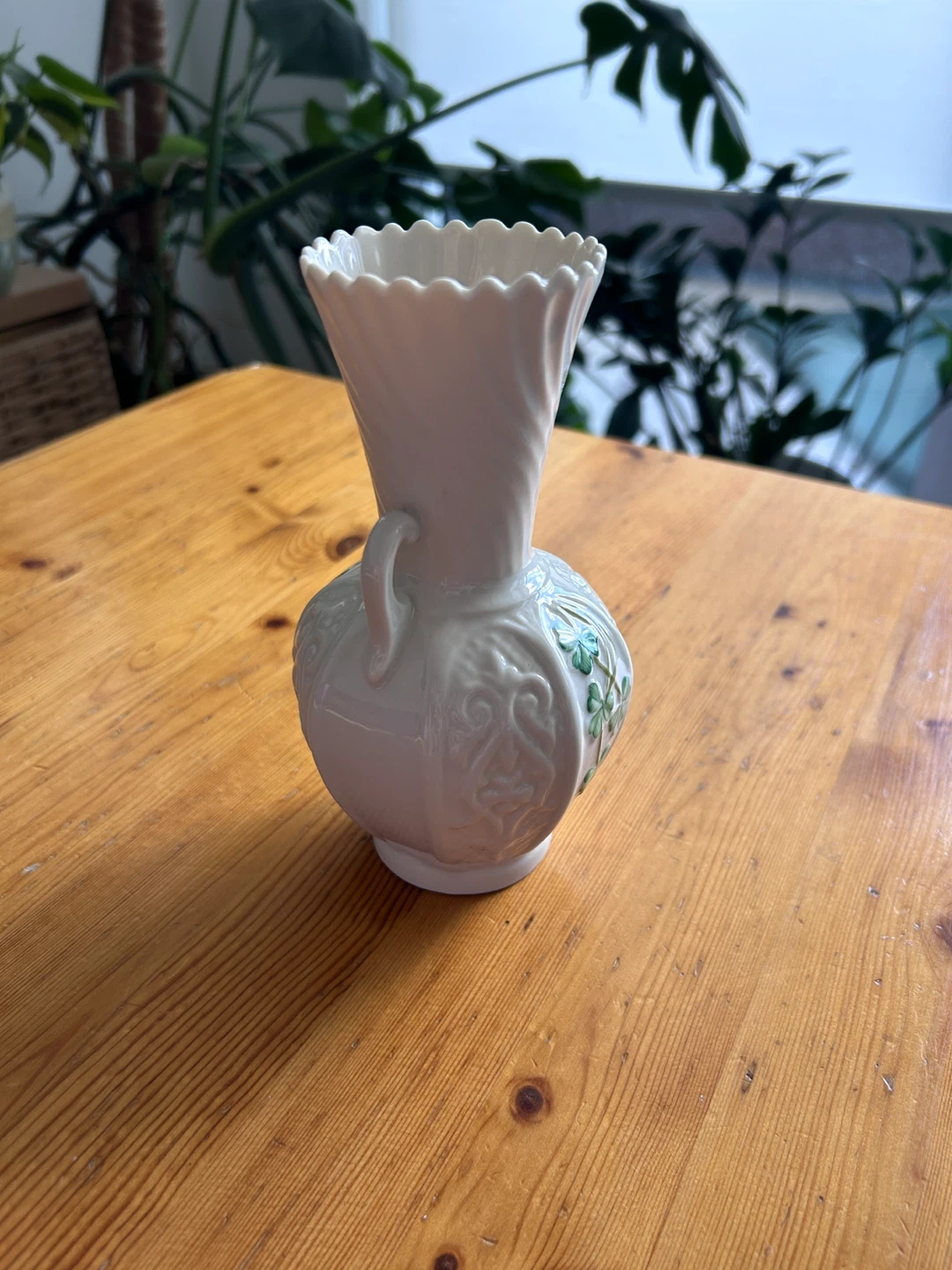 White Ceramic Vase with Green Shamrocks - photo 5