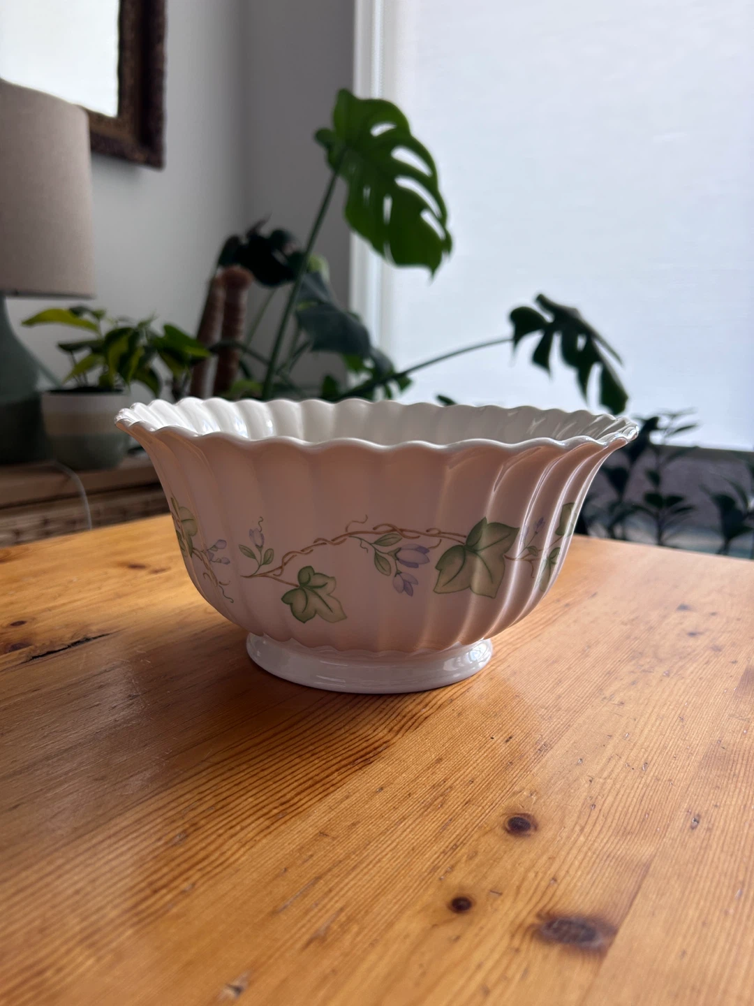 Belleek Classic Ivy 8" Flared Bowl - photo 2
