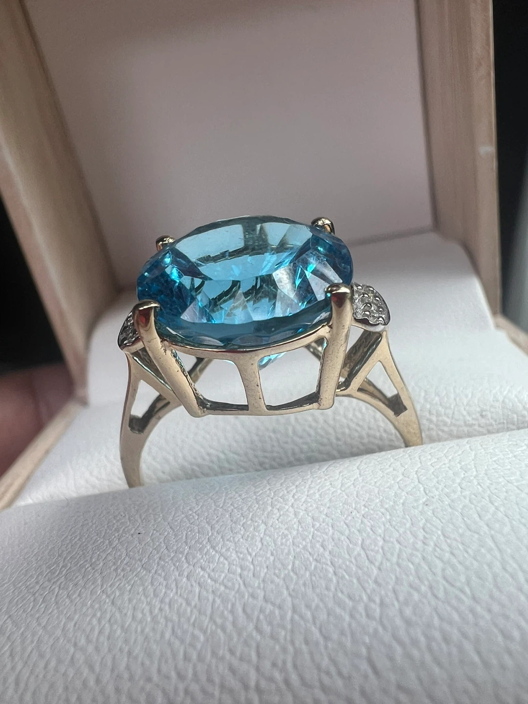 10 k Gold London blue Topaz Ring with Diamonds - photo 2
