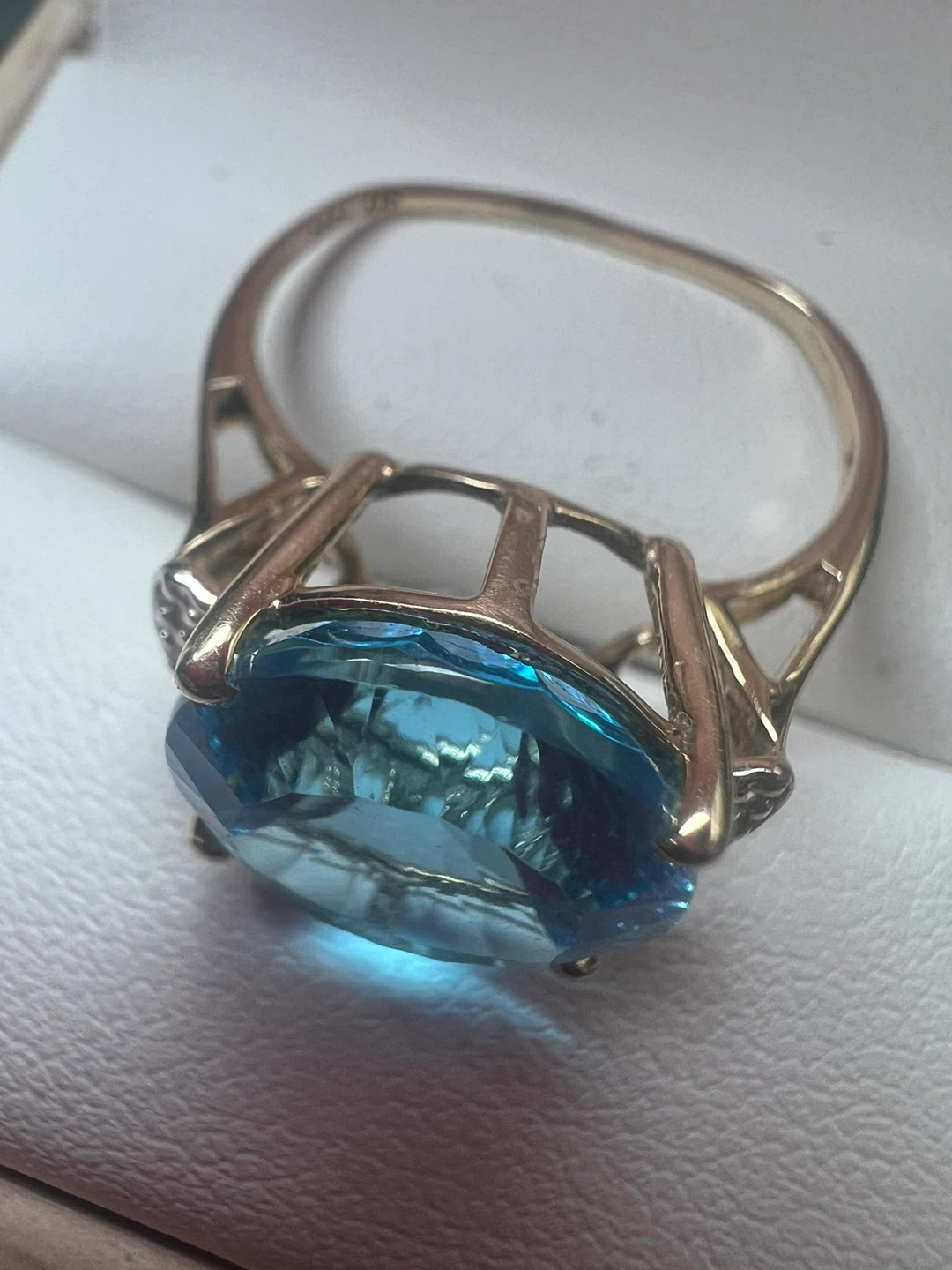 10 k Gold London blue Topaz Ring with Diamonds - photo 4