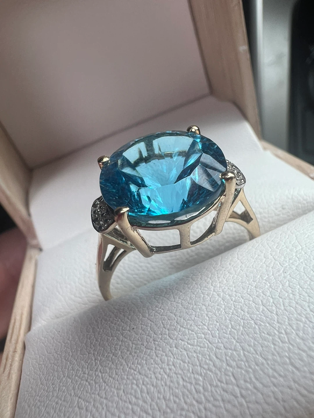 10 k Gold London blue Topaz Ring with Diamonds