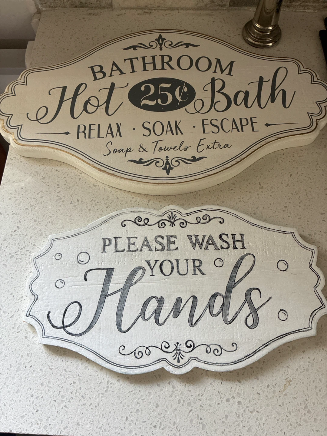 Set of 2 Decorative Bathroom Signs
