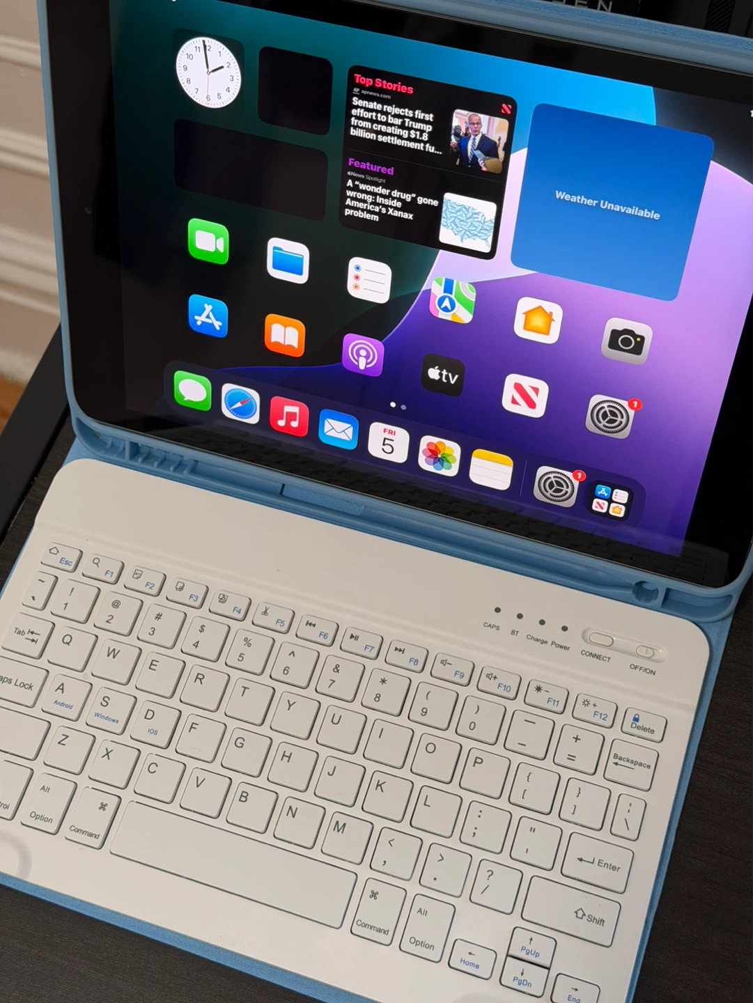 Apple iPad (8th Gen) with Case & Keyboard - photo 2