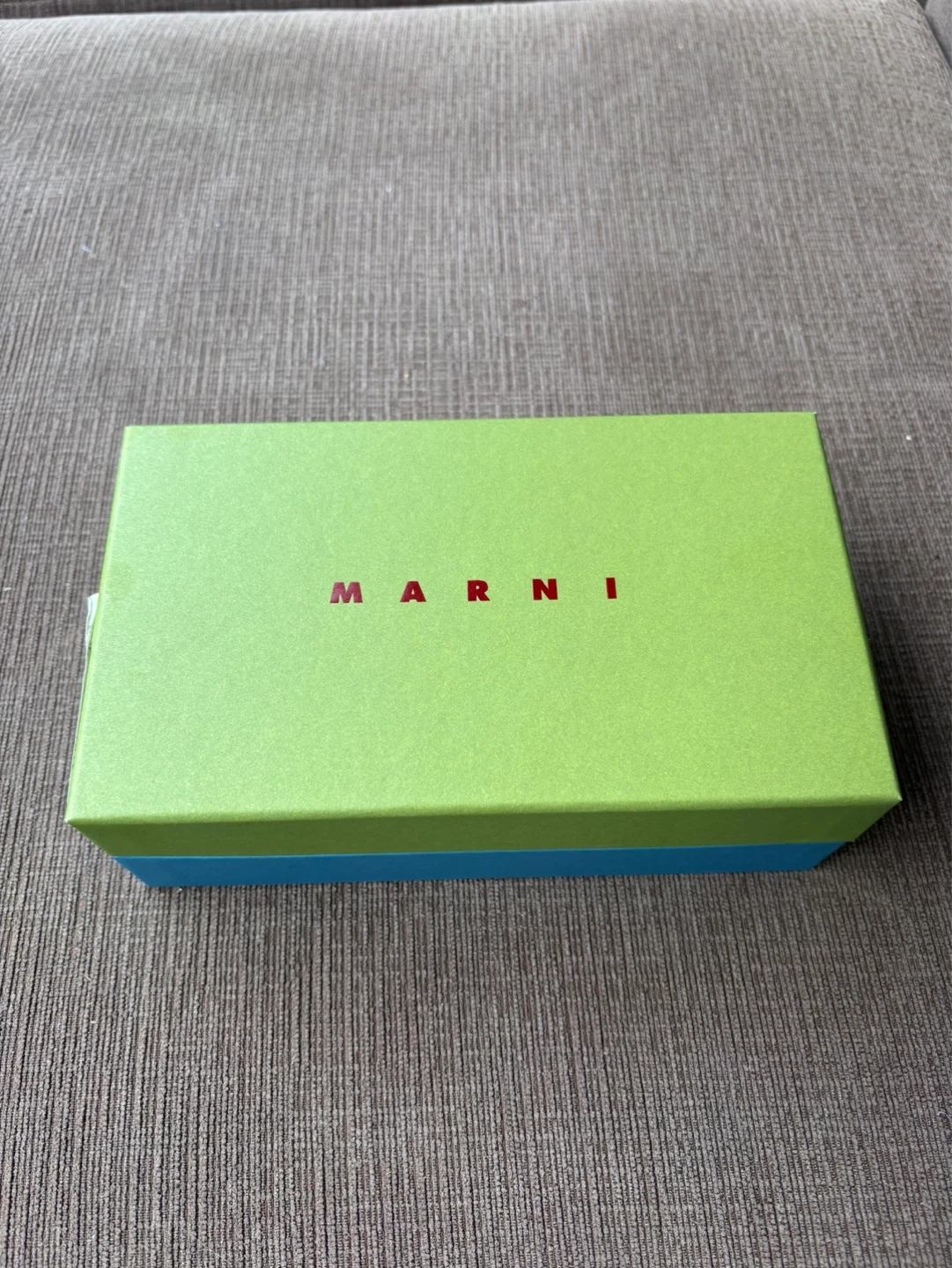 MARNI Red Aviator Sunglasses with Case - photo 5