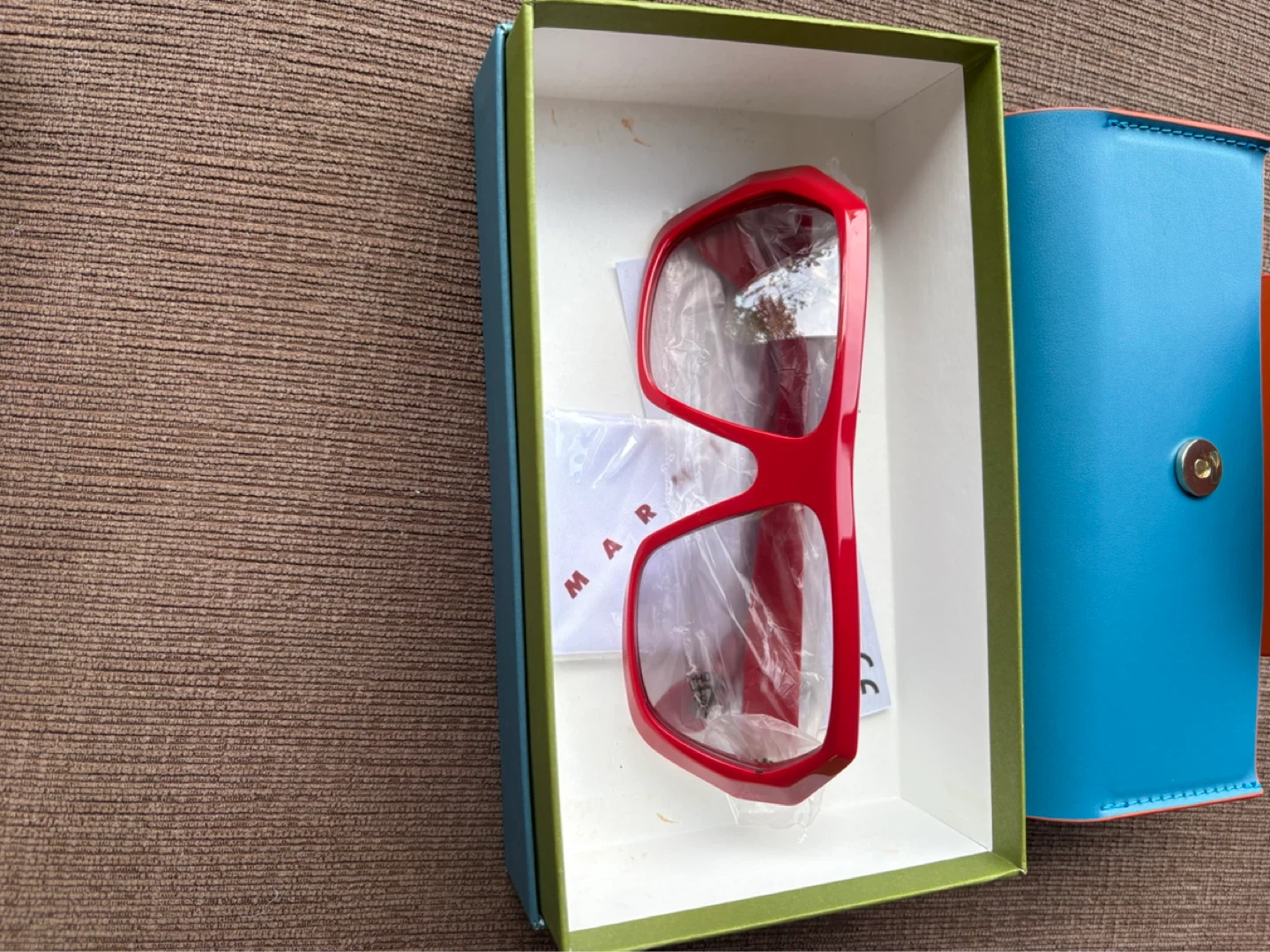 MARNI Red Aviator Sunglasses with Case - photo 3