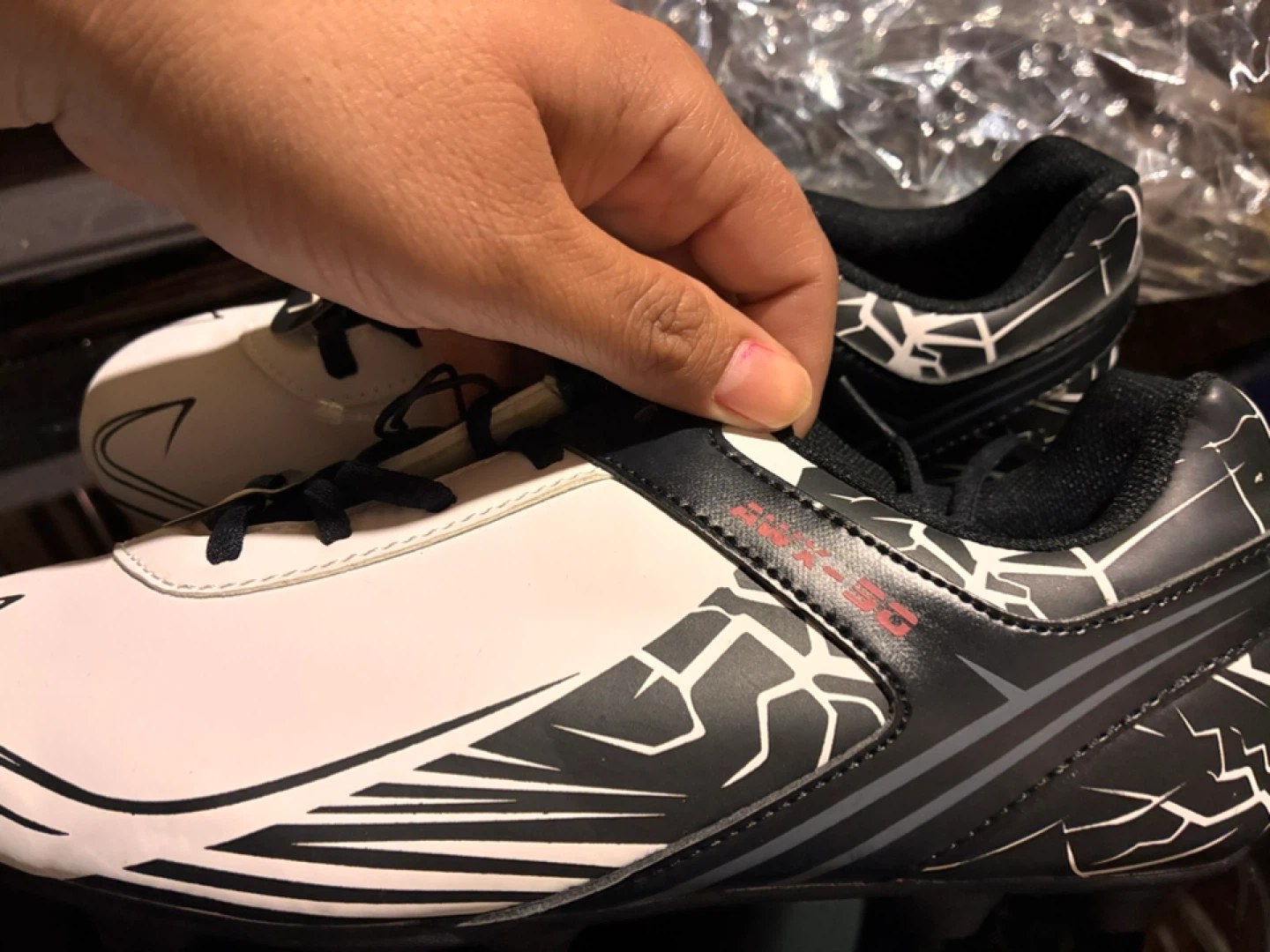 Youth Soccer Cleats Size 7 - photo 2