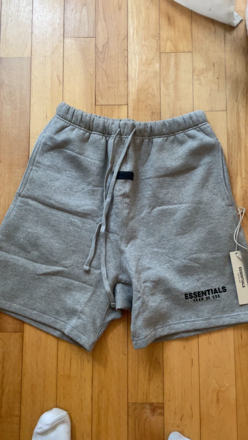 BRAND NEW:EssentialsFear of God Grey SweatShorts size m - photo 2