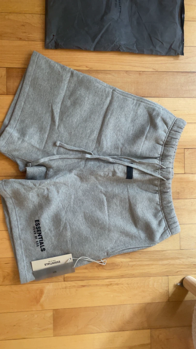 BRAND NEW:EssentialsFear of God Grey SweatShorts size m