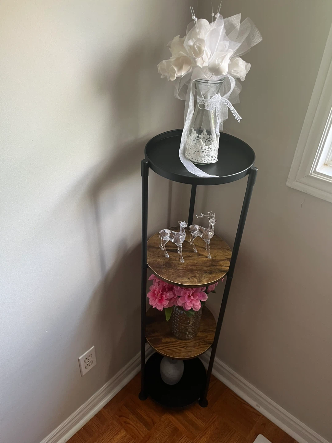 Corner Tiered Plant Stand Shelf with decoration pieces