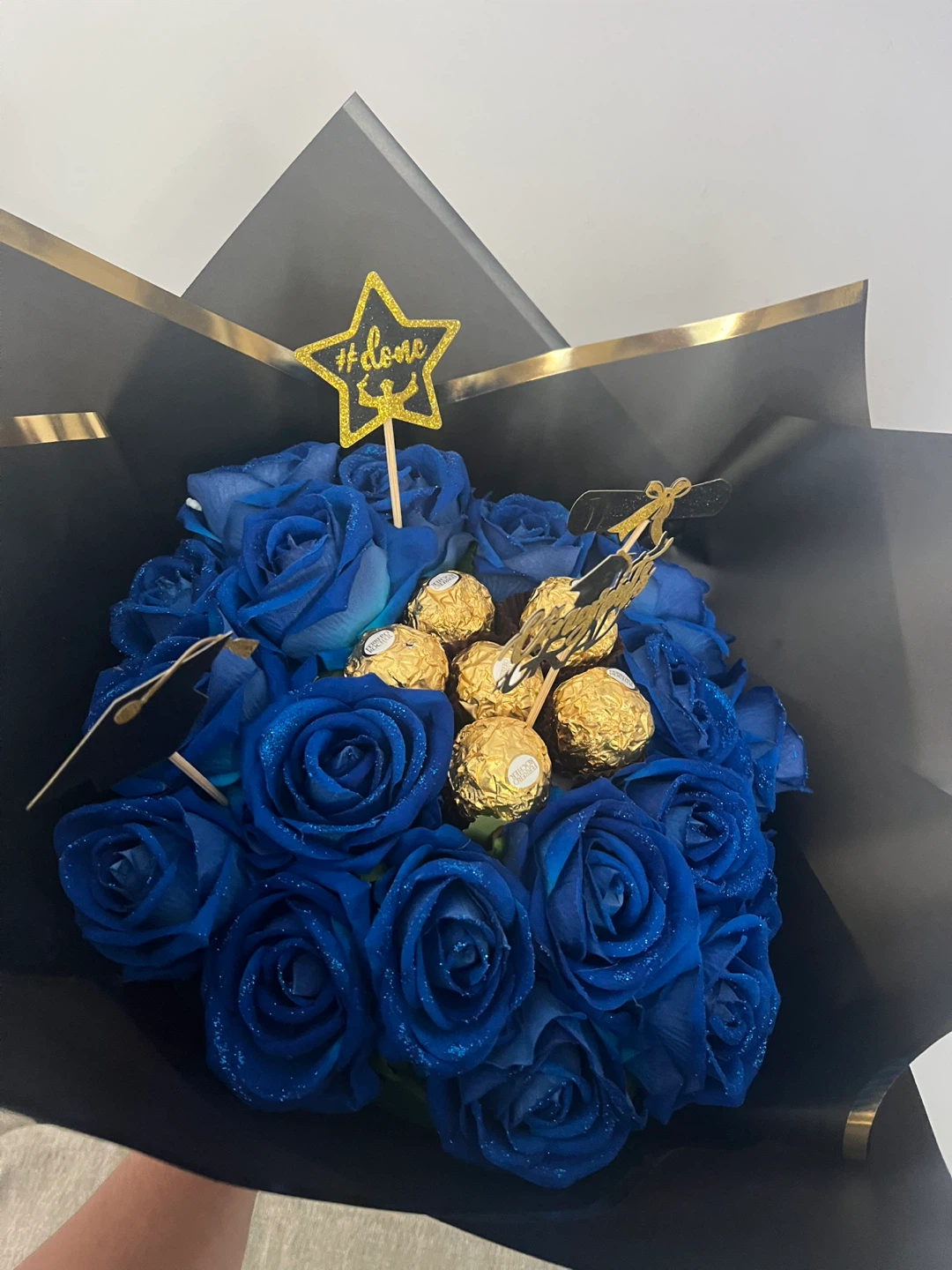 10 pcs Blue  glitter Rose Bouquet with Chocolates and toppers