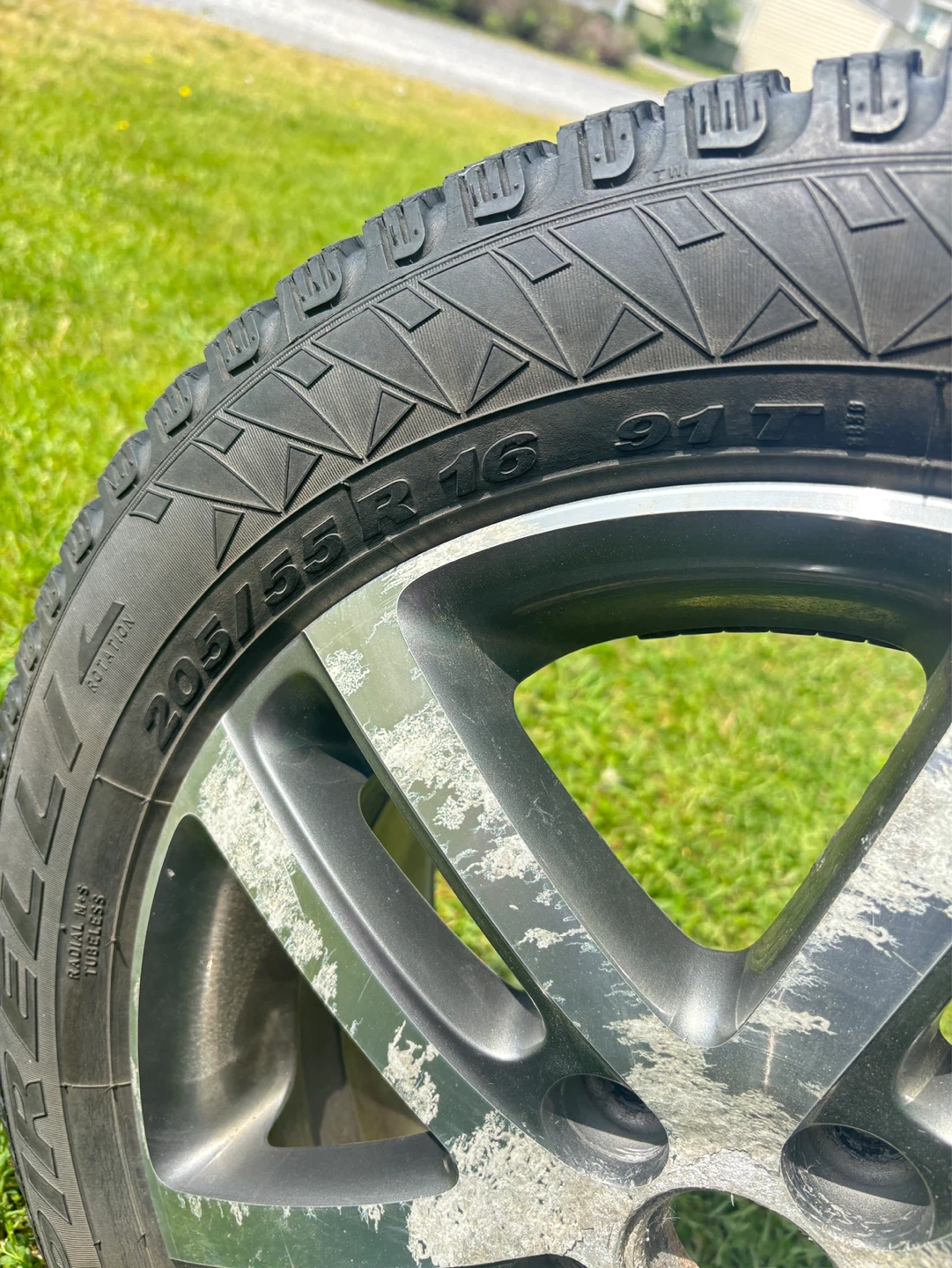 4 Pirelli Winter Tires on Rims - photo 4