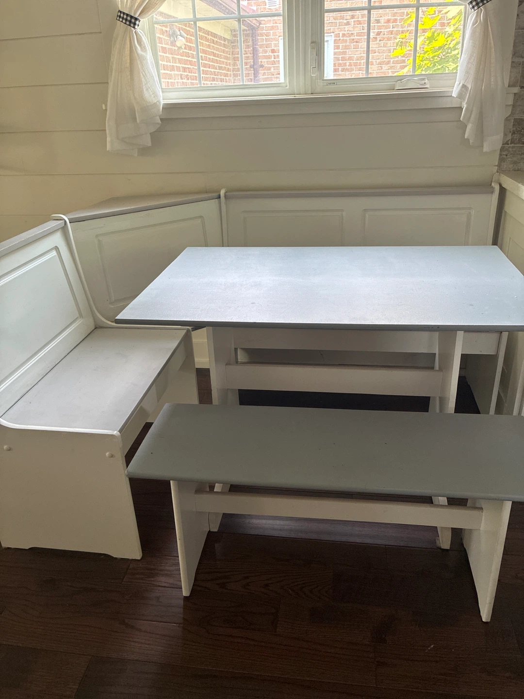 Corner Banquette Bench with Table