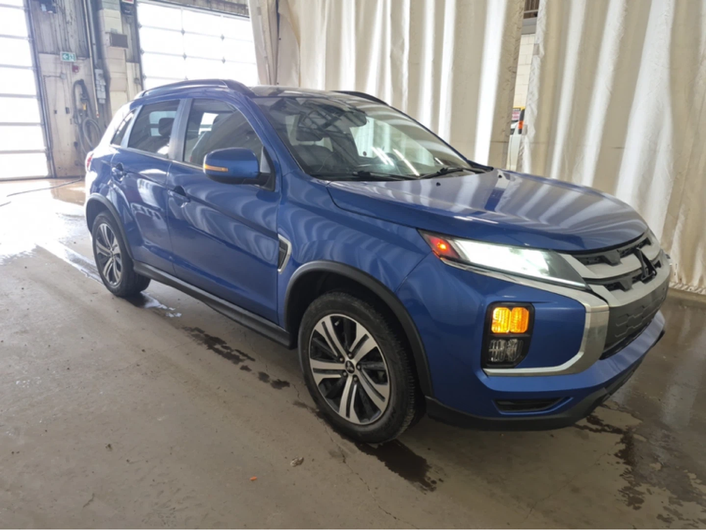2023 Blue Mitsubishi RVR