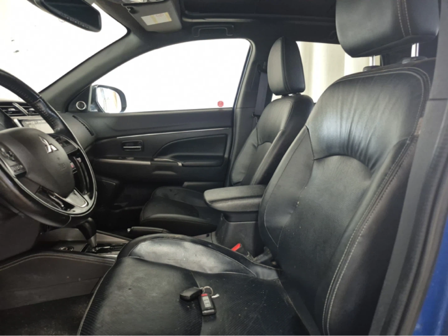 2023 Blue Mitsubishi RVR - photo 4
