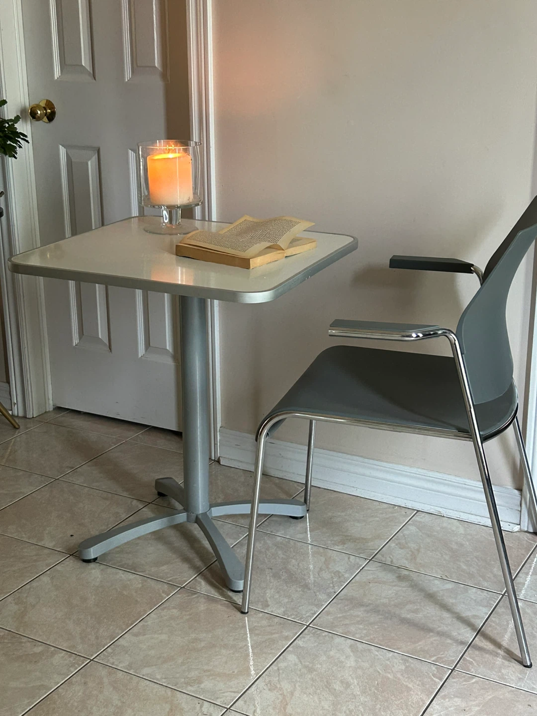 2 -Square Bistro Tables ( 2 -65$, or 35$ single) - photo 3