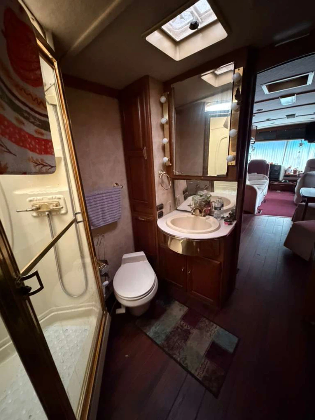 Class A Motorhome - photo 5