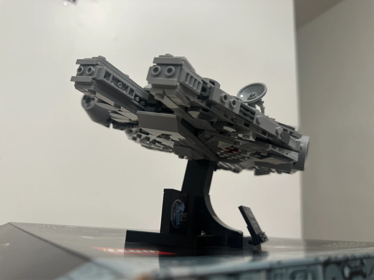 Lego Millennium Falcon - photo 2
