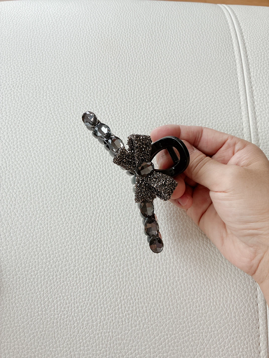Assorted Decorative Hair Claw Clips - photo 4