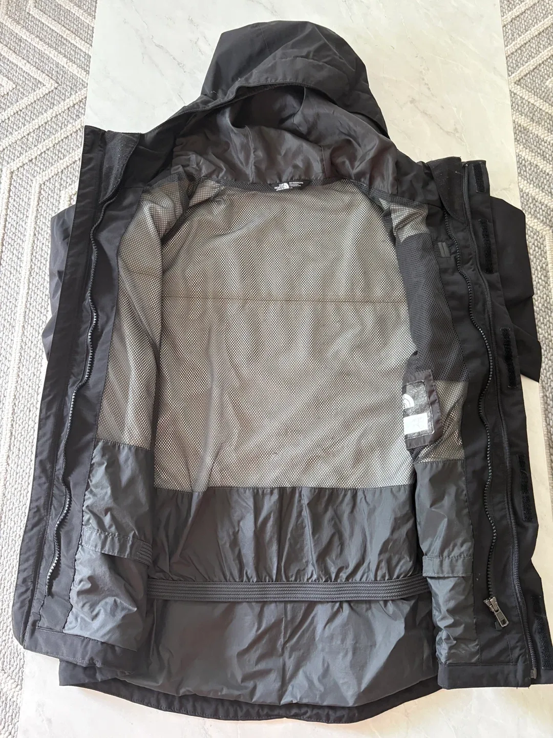 The North Face Boys' Jacket Size L/G - photo 2