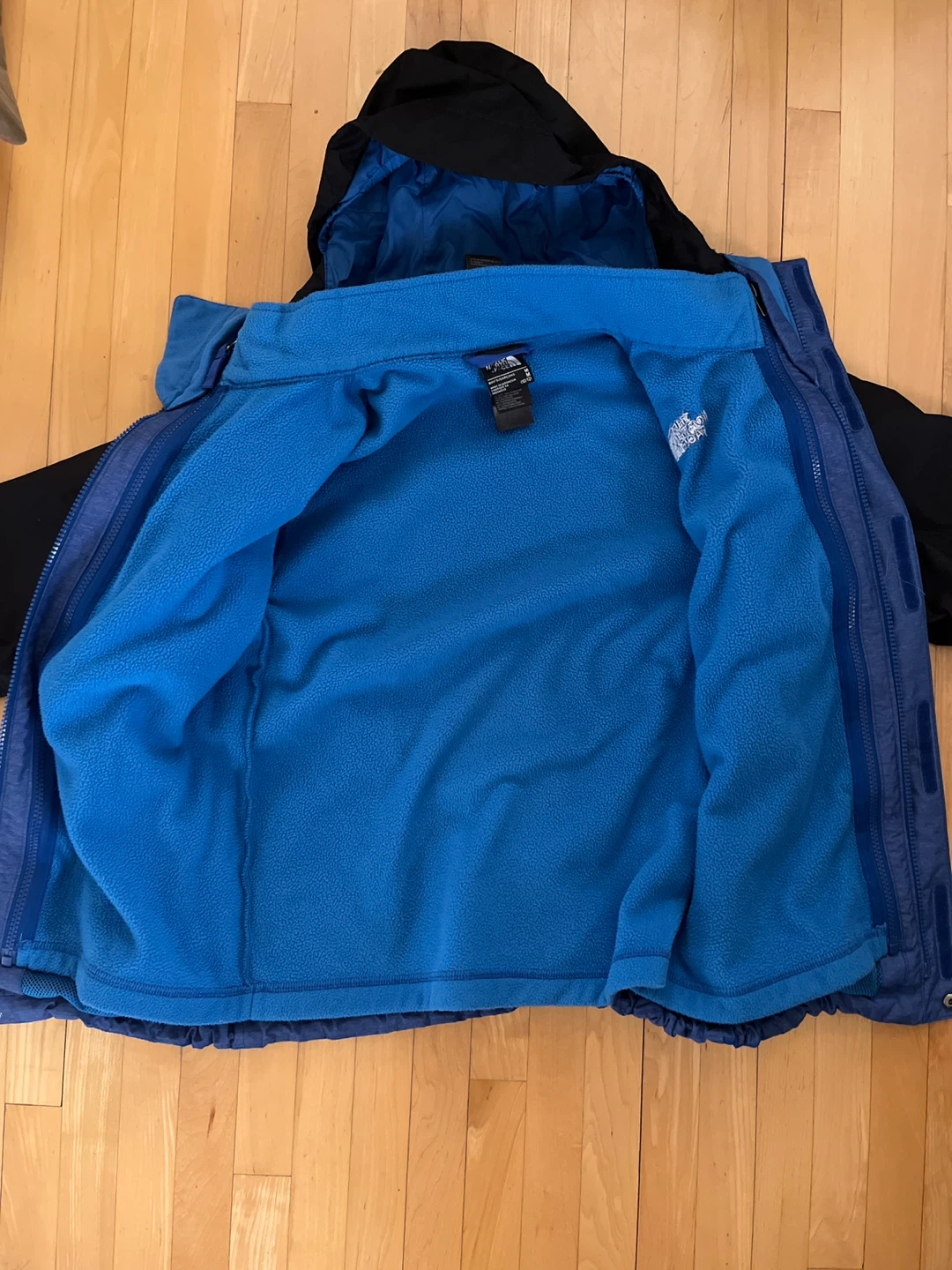 The North Face Boys Ski Jacket M (10/12) - photo 2