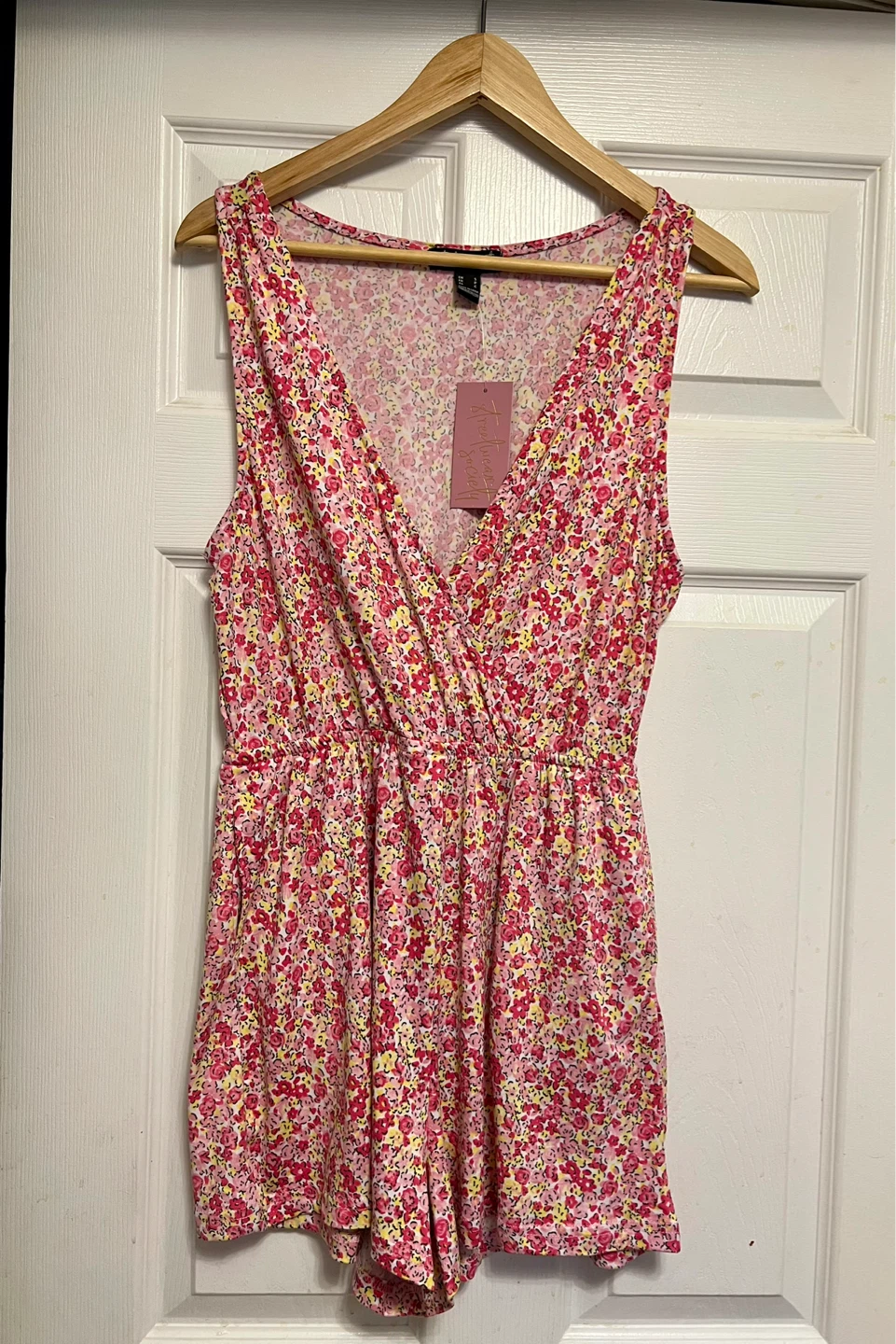 (New)Women's Floral Print Romper- S