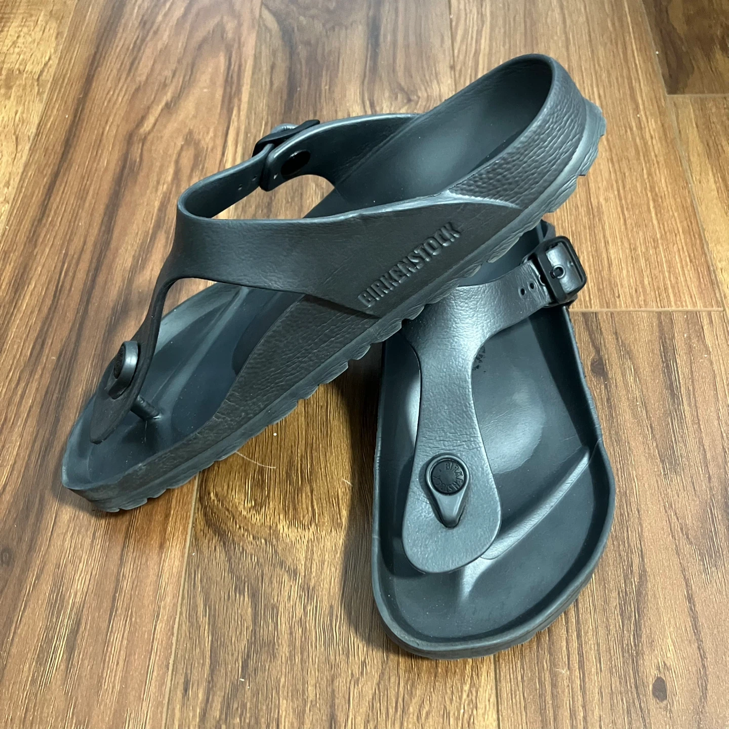 LIKE NEW Birkenstock EVA Sandals Size 37 - photo 2