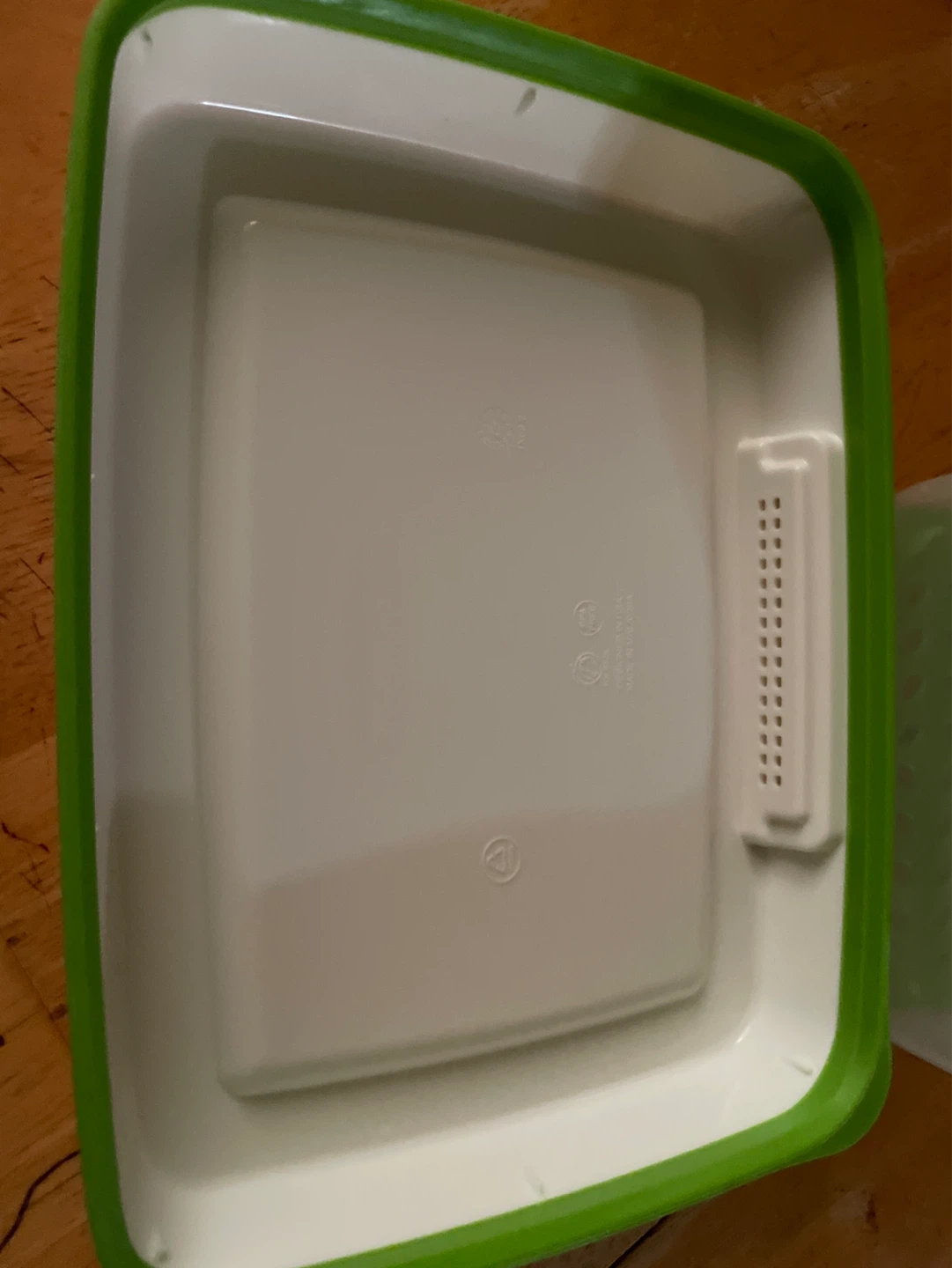 Rubbermaid Food Storage Container - photo 2