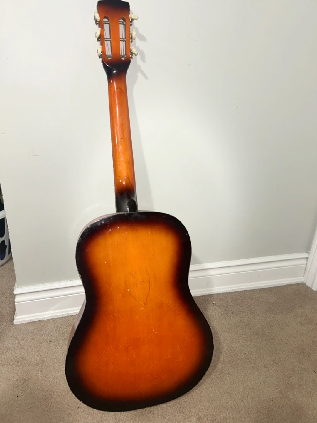 Acoustic Guitar - photo 2