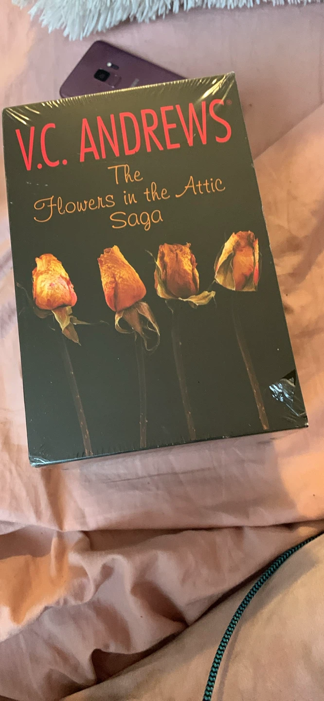V.C. Andrews The Flowers in the Attic Saga Book