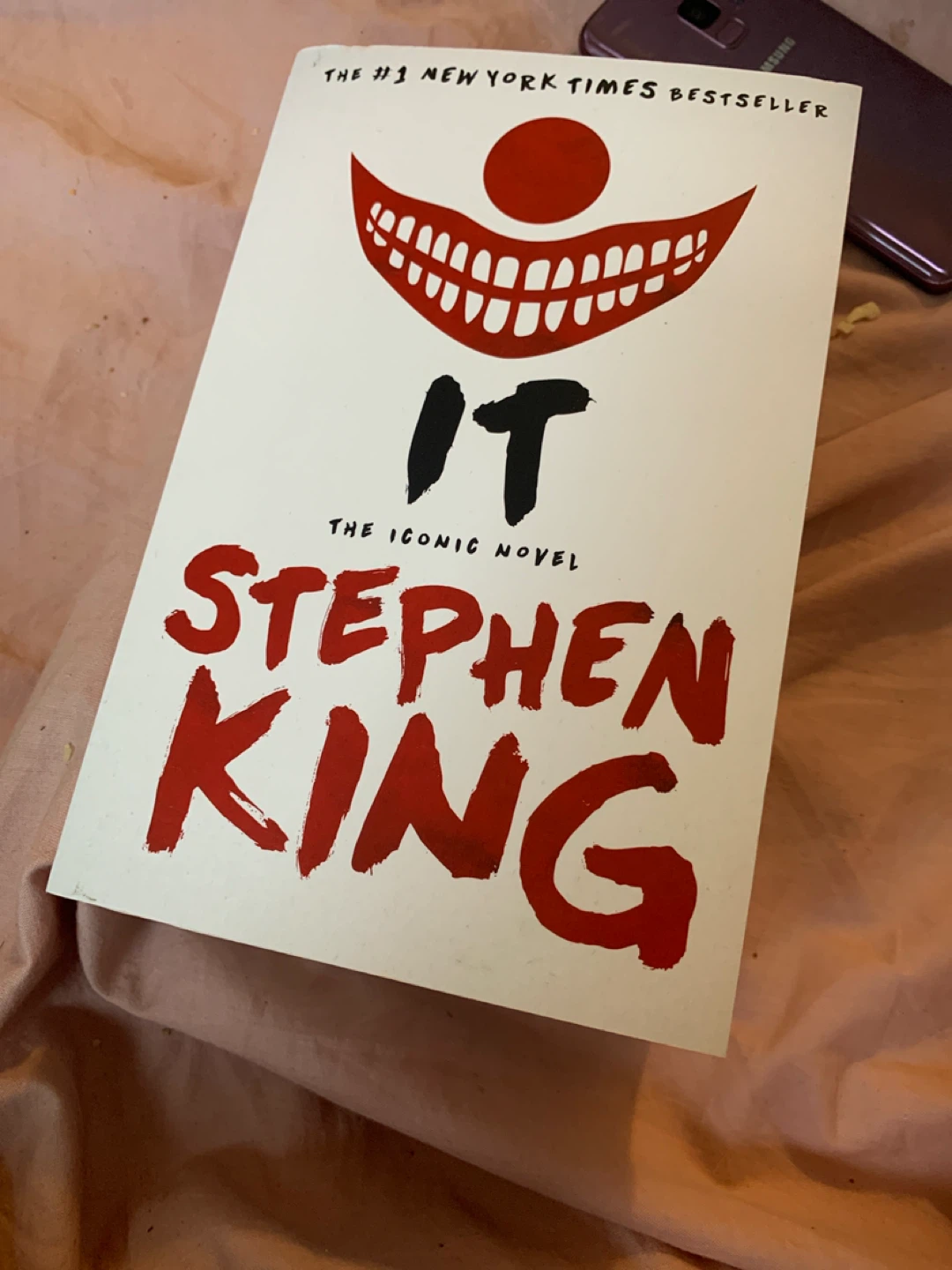 IT The Iconic Novel by Stephen King Paperback