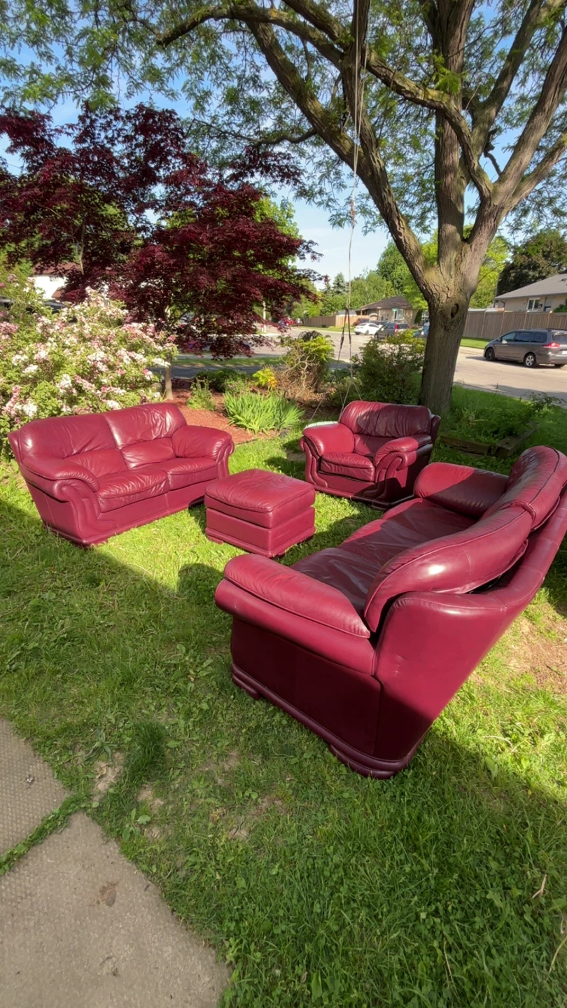 Set of 4 Burgundy Leather Living Room Furniture