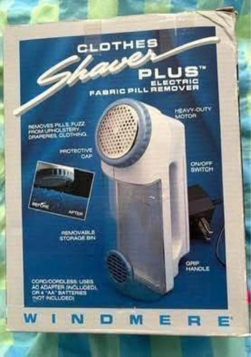 Clothes shaver plus fabric pill remover (Never used) (FREE)