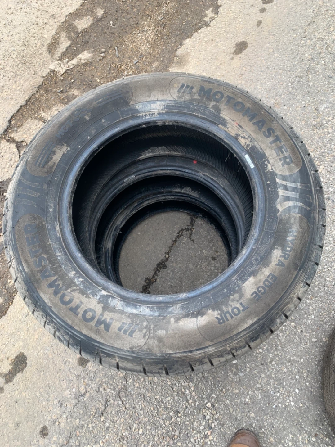 Motomaster Hydra Edge Tour Tires - 215/70R16 - photo 2