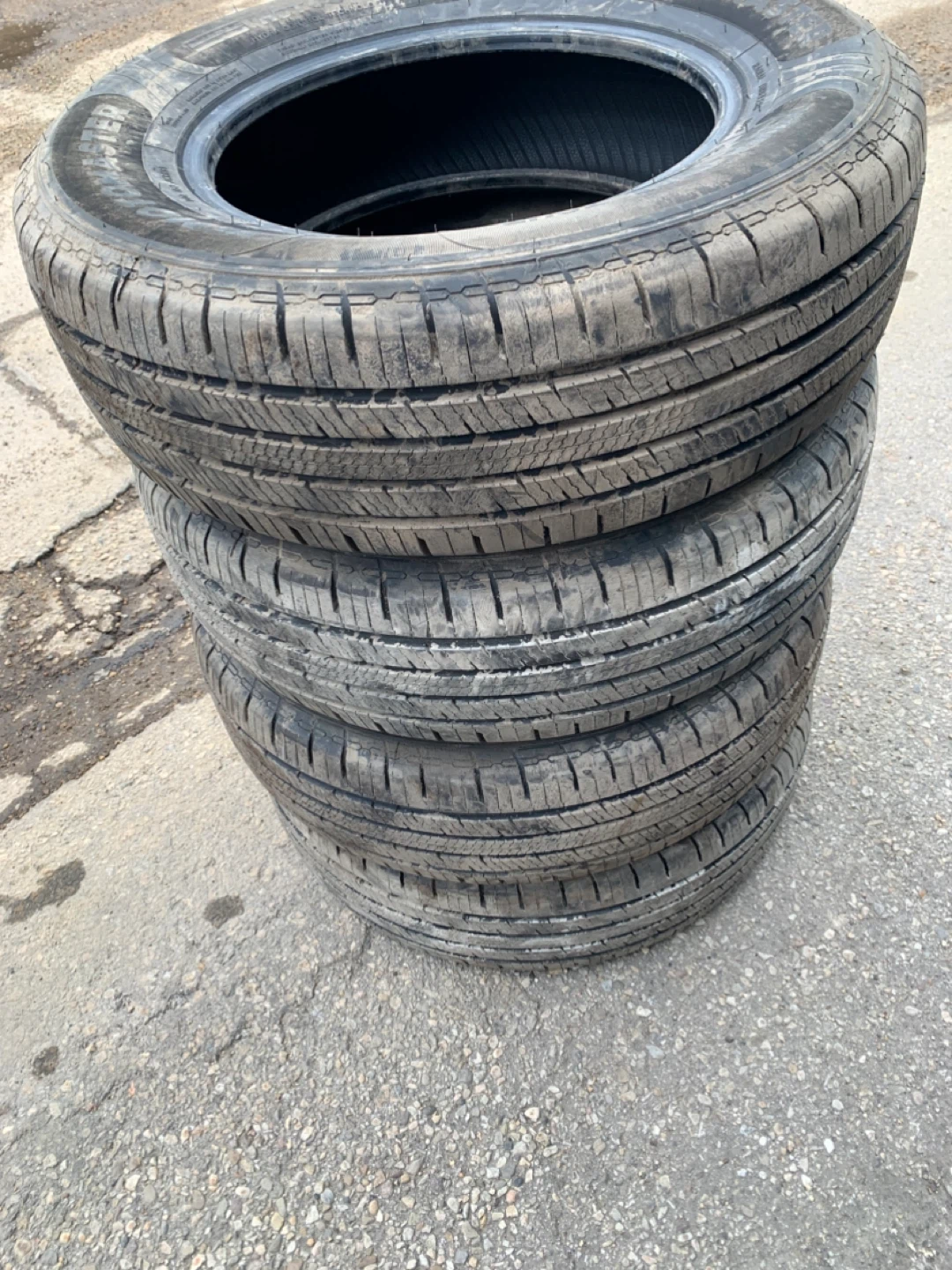 Motomaster Hydra Edge Tour Tires - 215/70R16