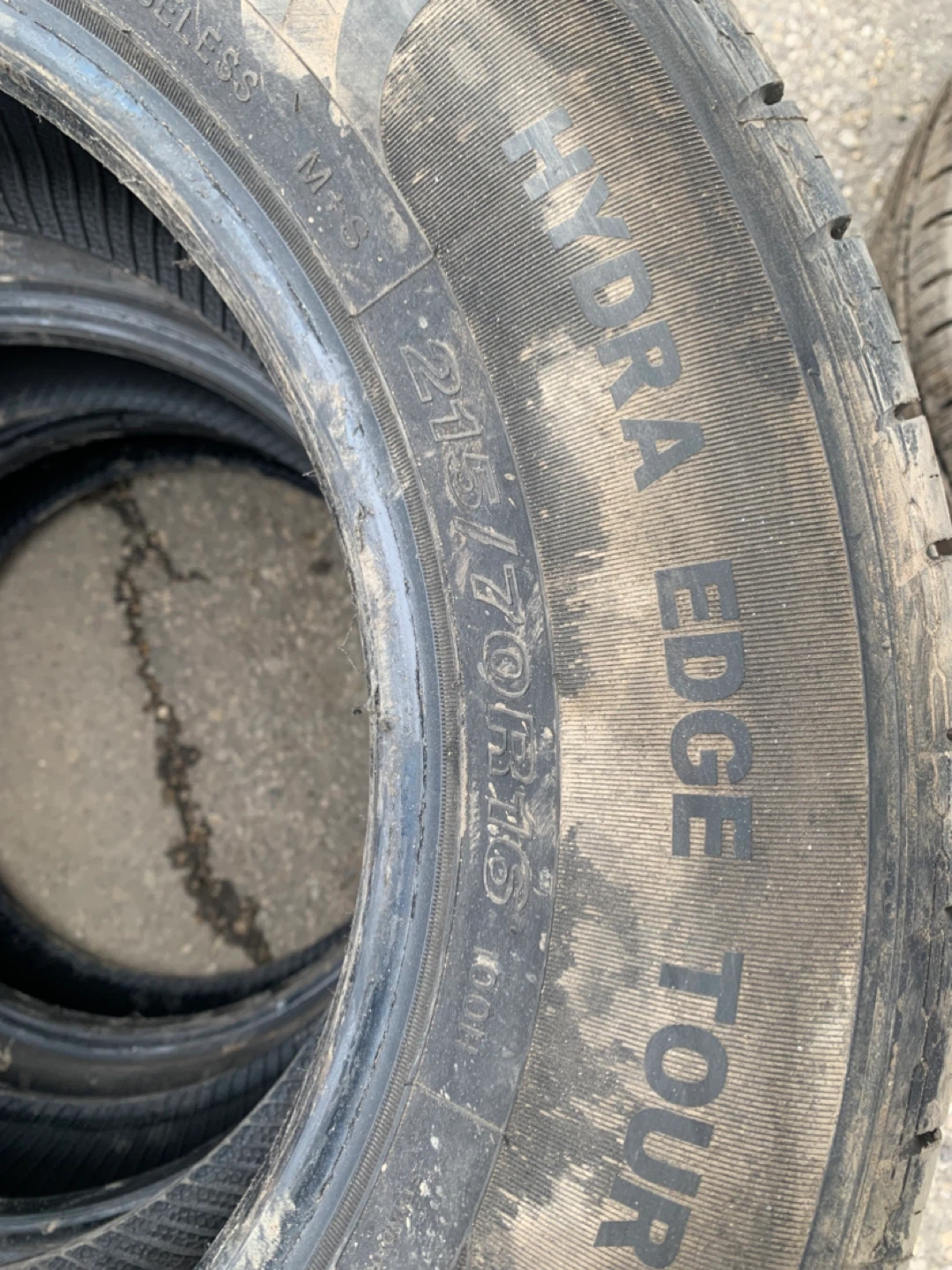 Motomaster Hydra Edge Tour Tires - 215/70R16 - photo 3