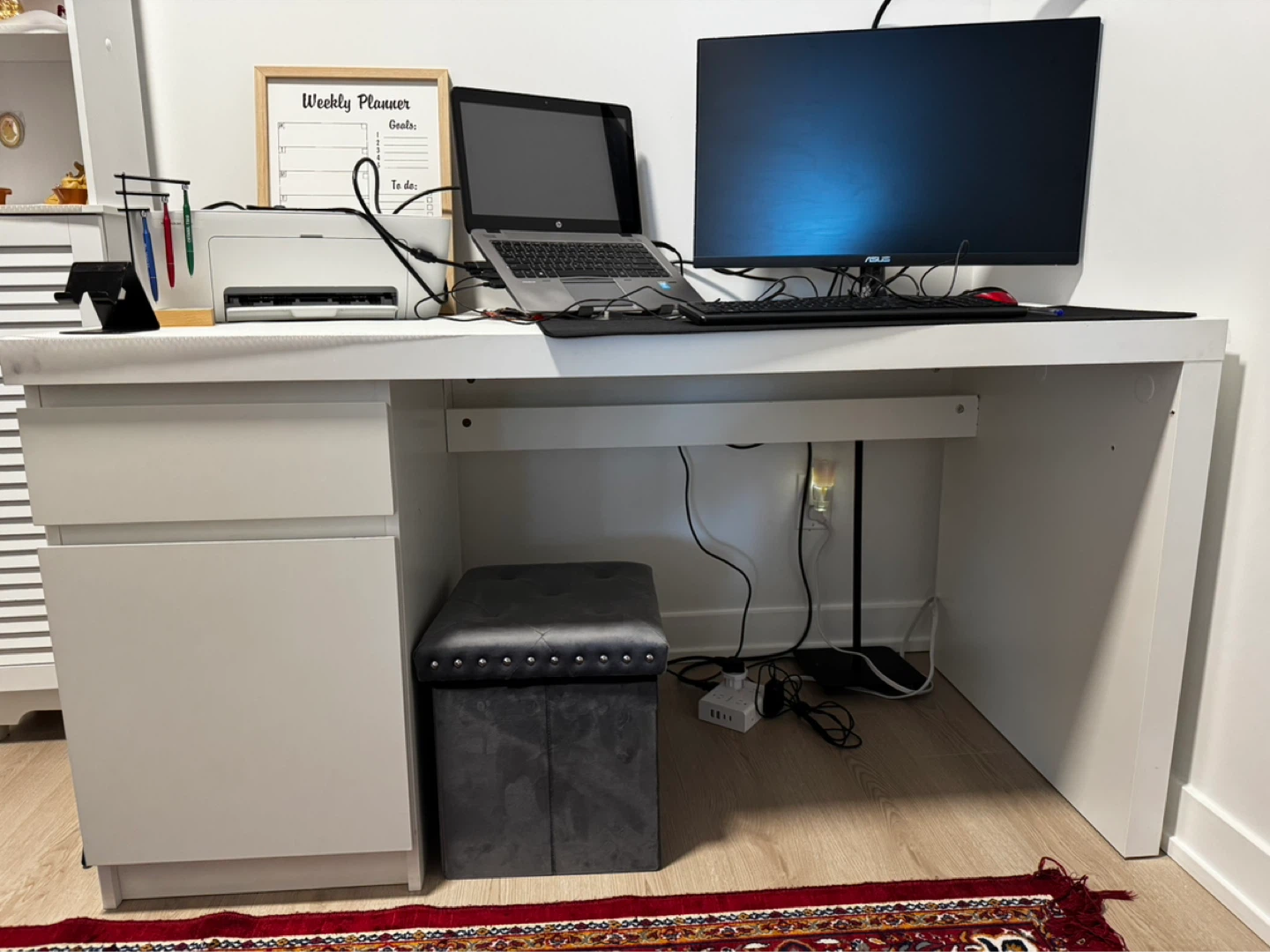 White Computer Desk with 2 Drawers – Modern & Functional