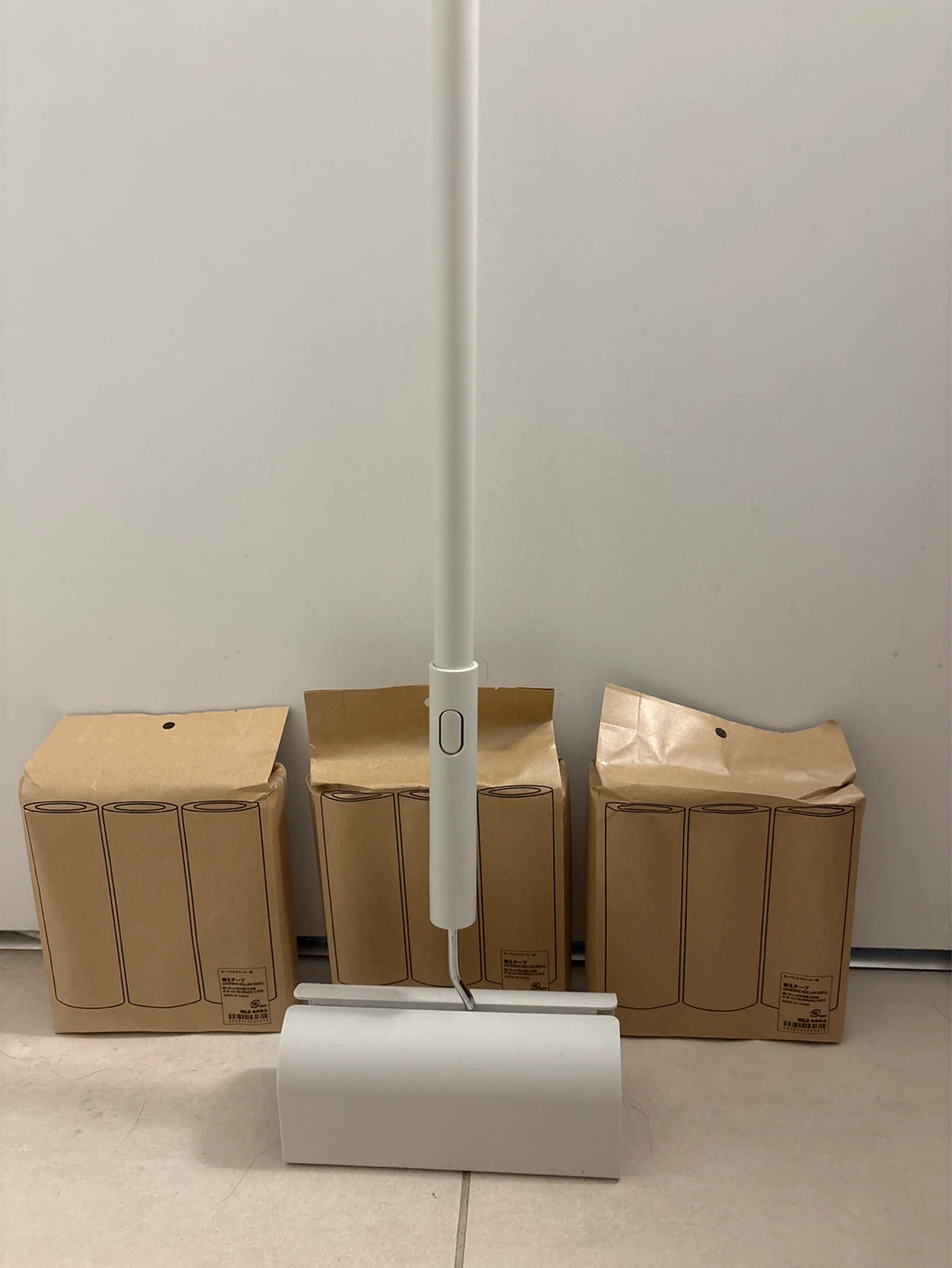 Muji White Lint Roller with 3 Refill Packs - photo 2