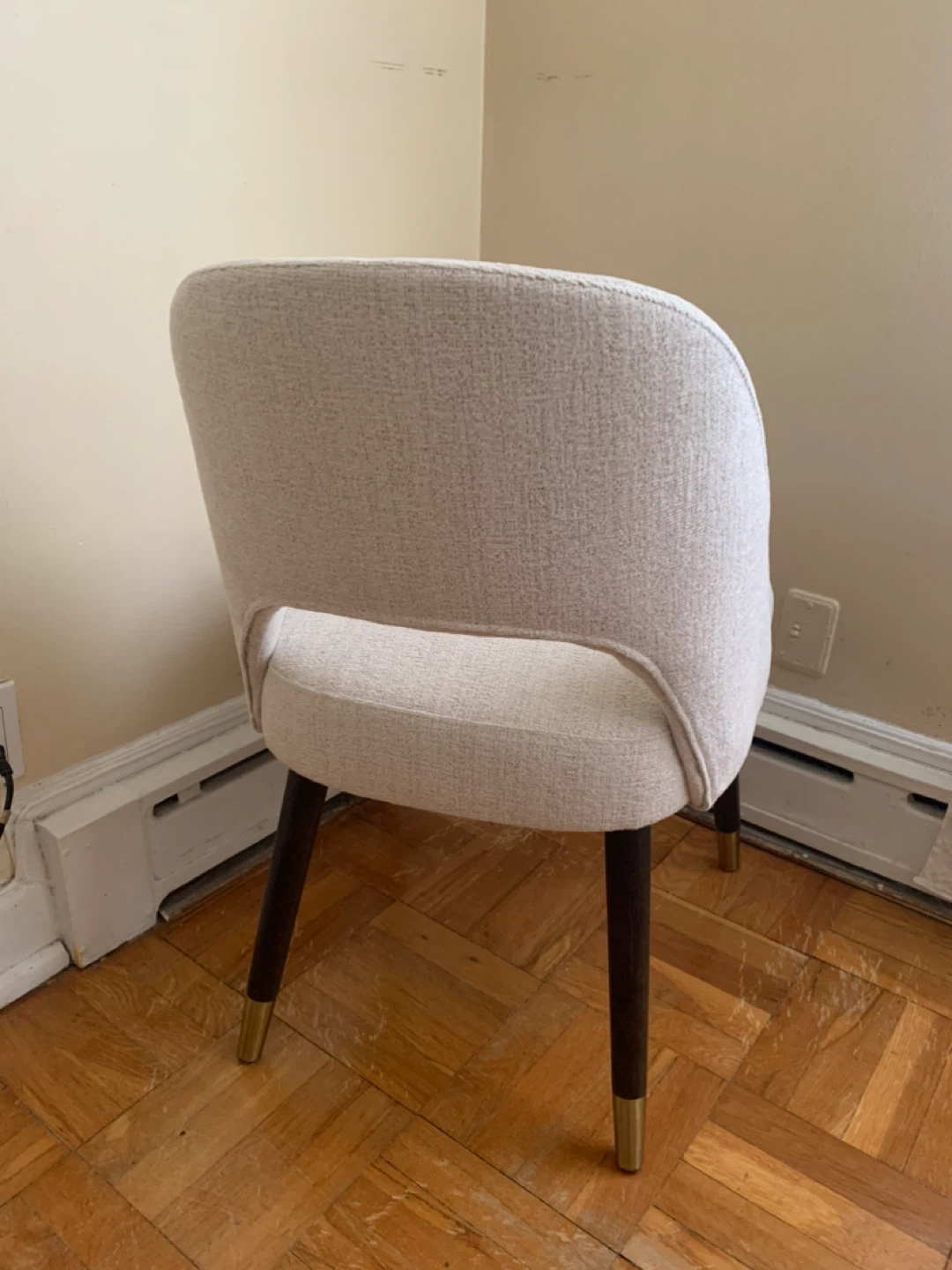 Moving sale: Modern Accent Chair (Like New, No Stains) $140 OBO - photo 2