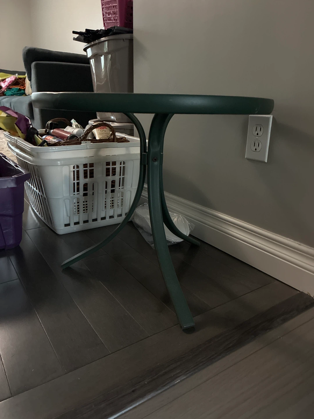 Green metal outdoor side table with glass top - photo 2