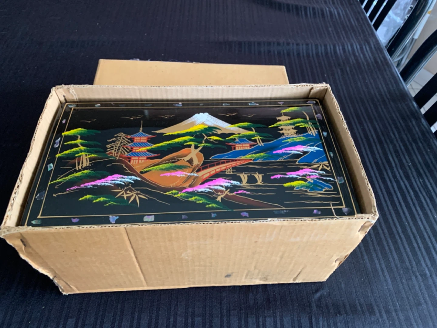 Musical jewelry box
