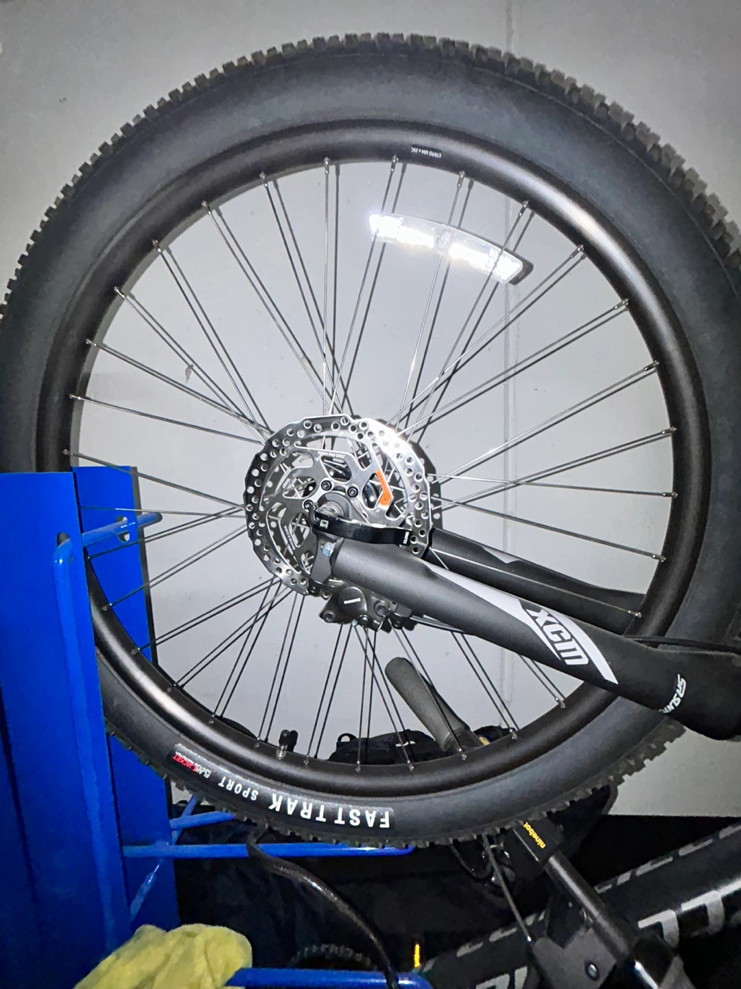 Specialized Rockhopper Sport Mountain Bike - photo 4