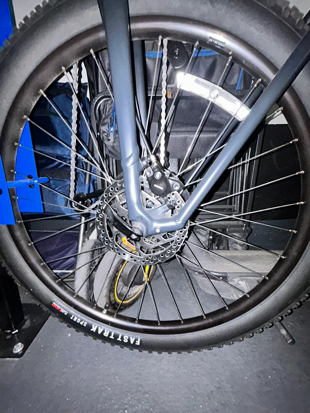 Specialized Rockhopper Sport Mountain Bike - photo 3