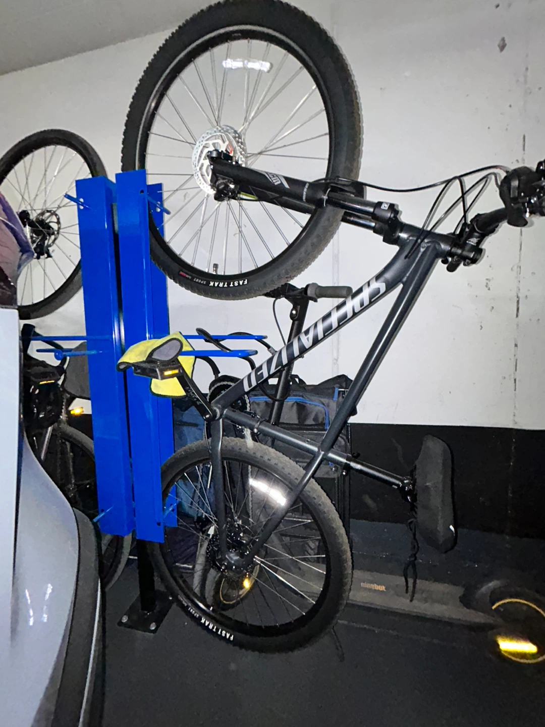 Specialized Rockhopper Sport Mountain Bike - photo 2