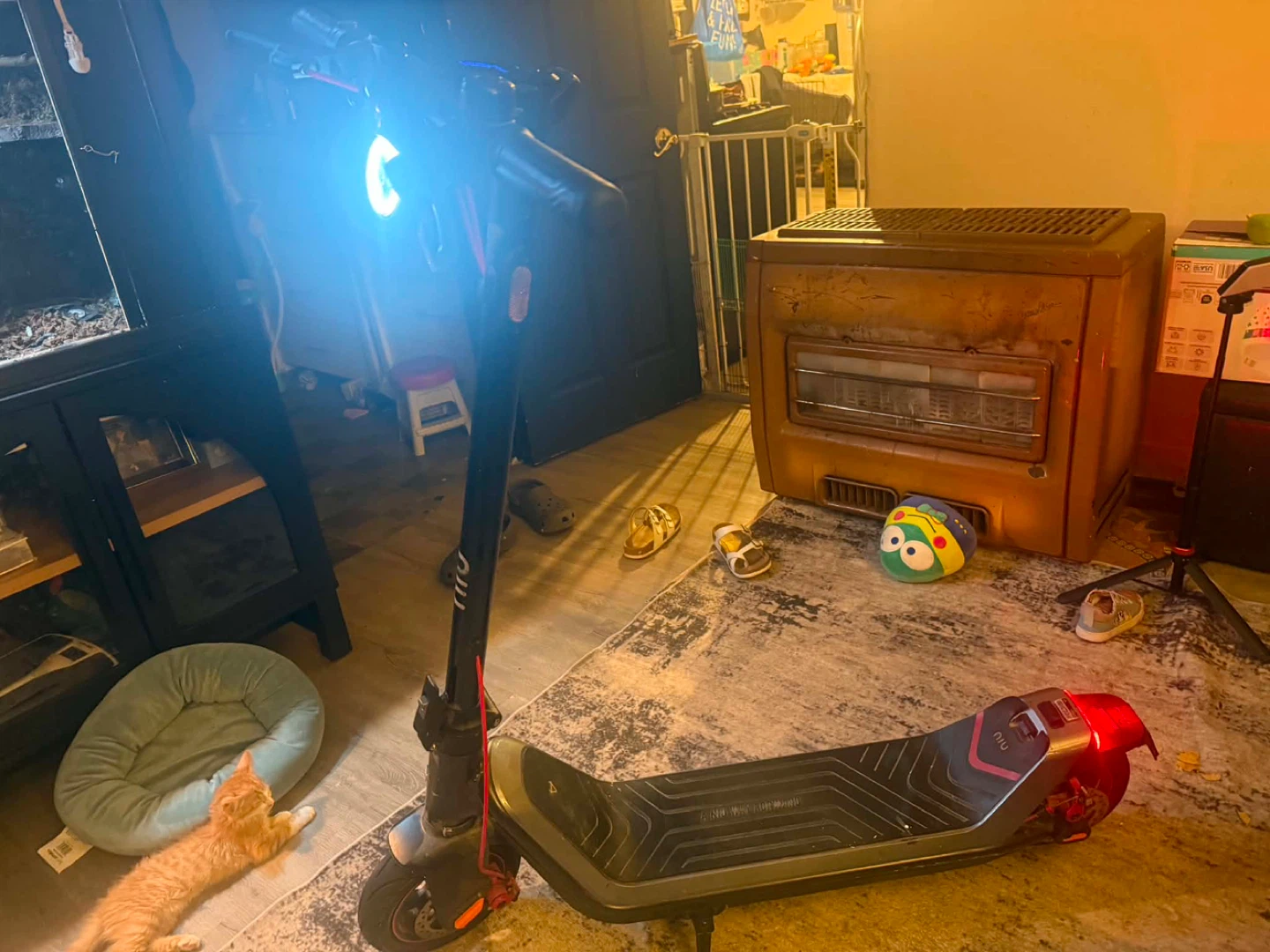 NIU KQi 300X Foldable Electric Kick Scooter - Space Gray - photo 4