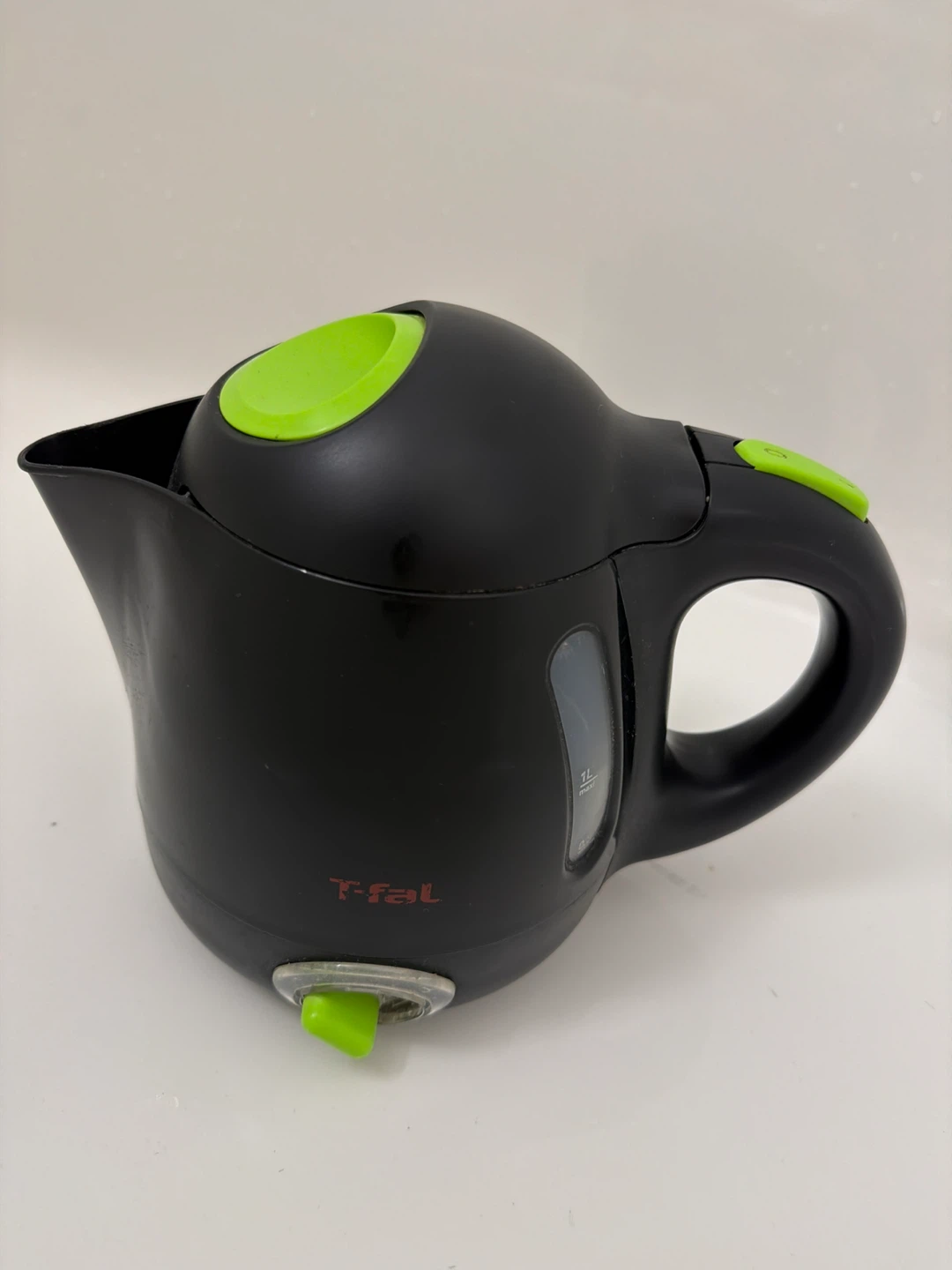 T-FAL Black Electric Kettle 1L w/temp settings and auto shut-off - photo 2