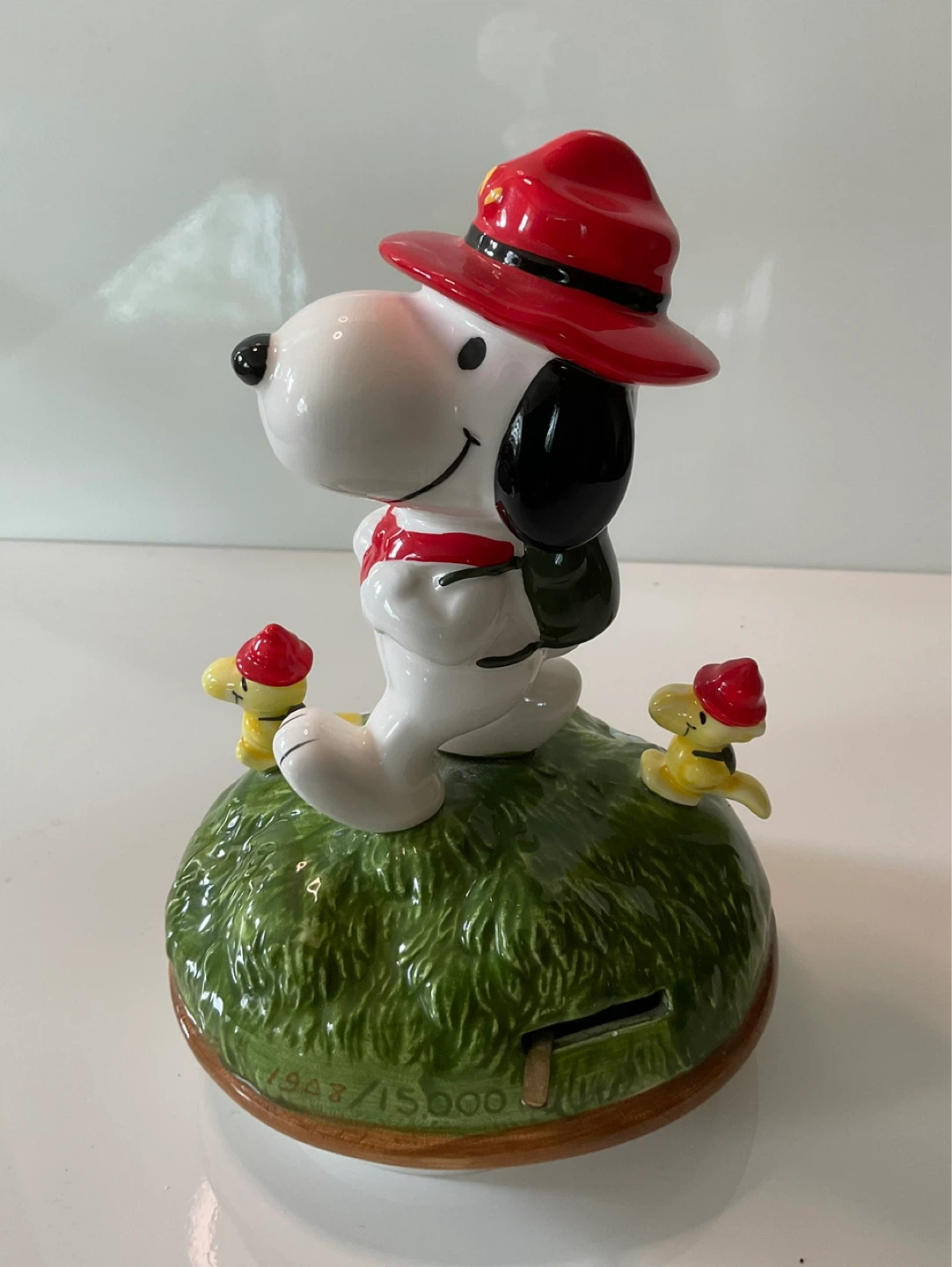 Vintage Snoopy Woodstock Scout Schmid Music Box - 1984 - photo 2