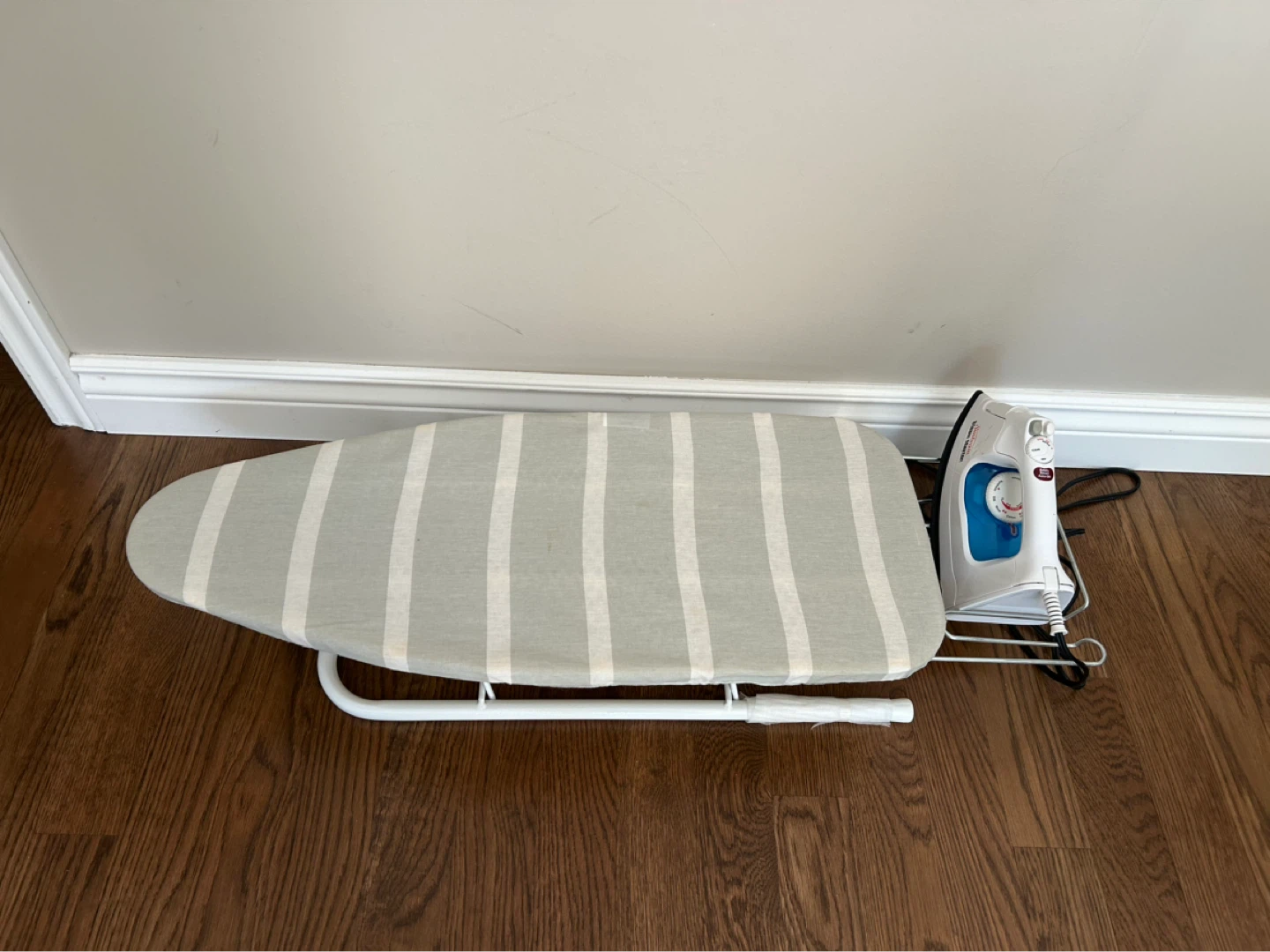 TABLETOP IRONING BOARD (SEE LISTING)
